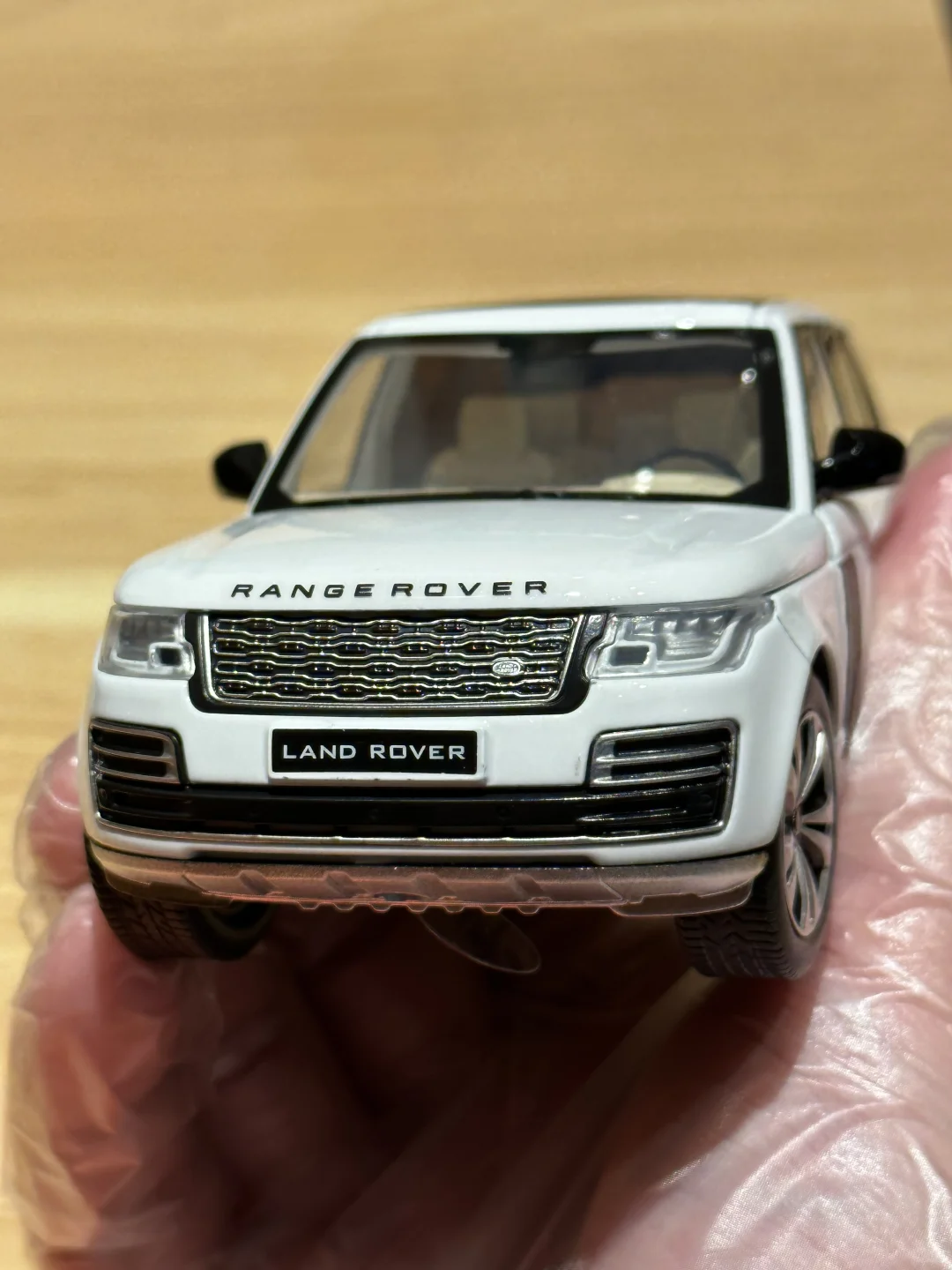 JKM老款路虎揽胜行政白色！32比例