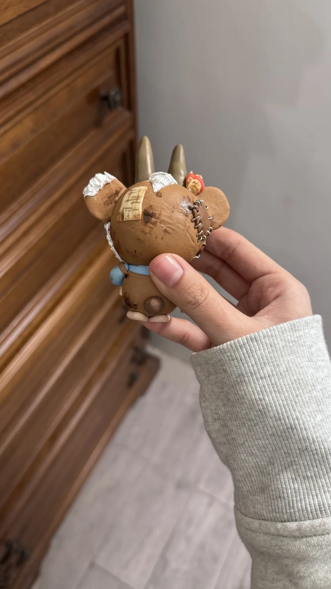 用树脂粘土捏了一只labubu?