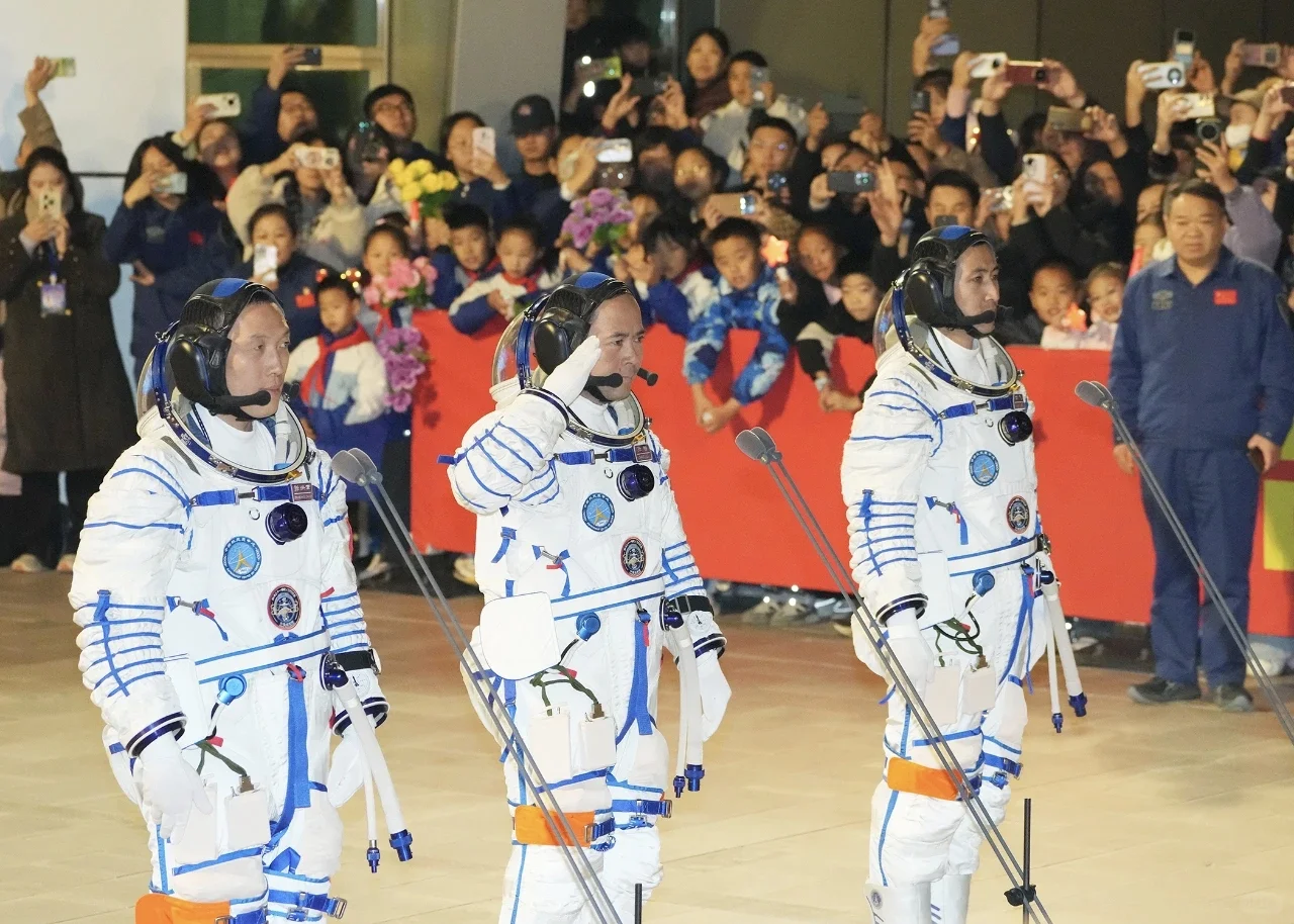 今夜23:44,共赴星辰之约!神舟二十一