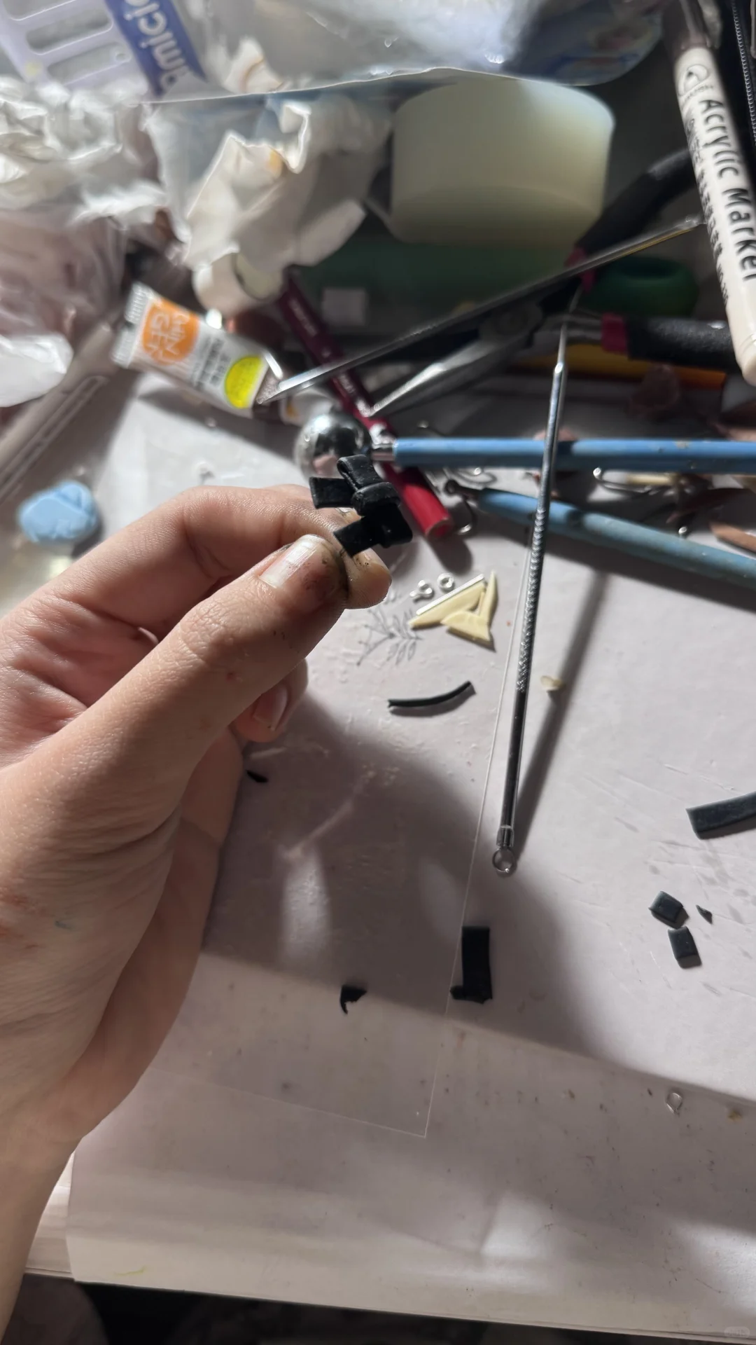 用树脂粘土捏了一只labubu?