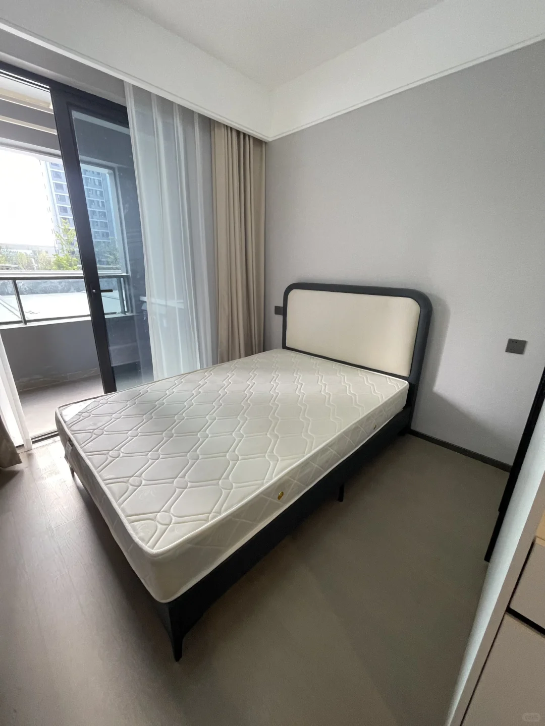 杭与城中间套｜房东自住装修｜全屋定制衣柜