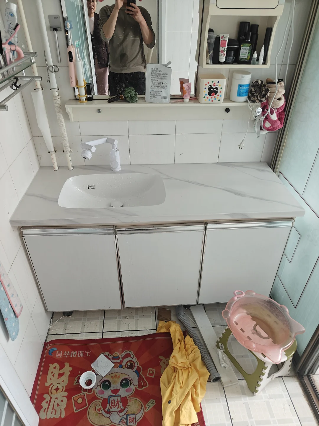 潍坊卫浴专业定制卫浴，定制阳台柜、浴室柜