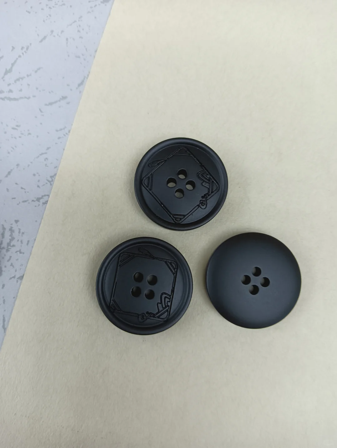 日常服装辅料分享｜树脂雕刻钮扣