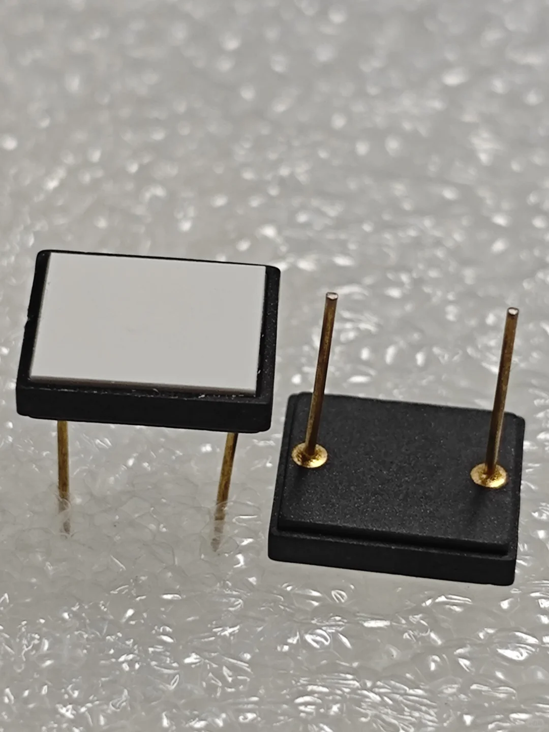 这可不是小白板，这是X射线探测器