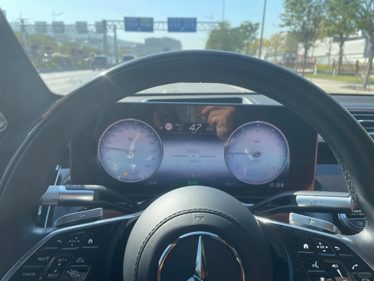 梅赛德斯－奔驰S级升级裸眼3D数字仪表屏