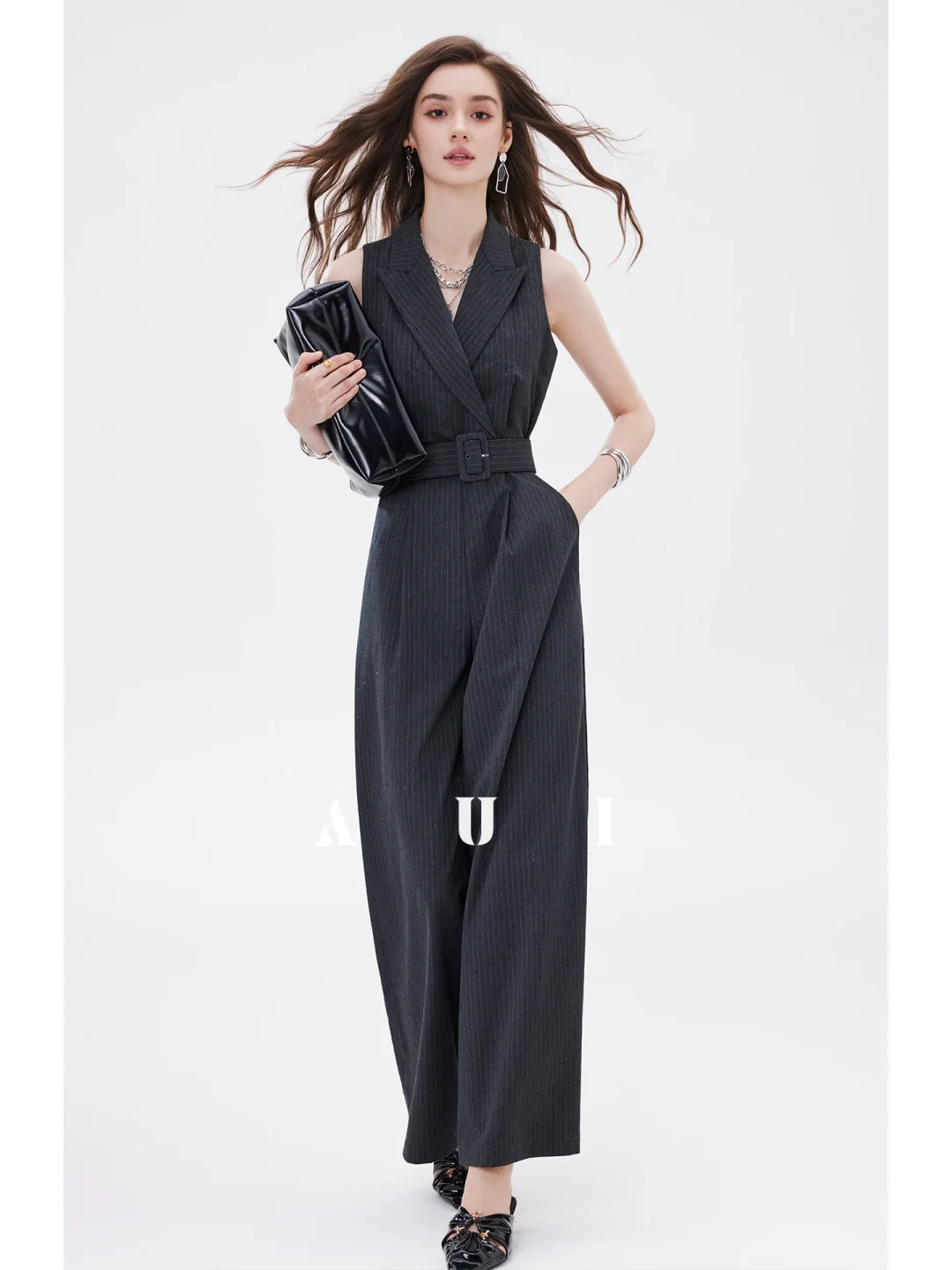 早秋安可拉红时髦穿搭｜不费力极简高智！