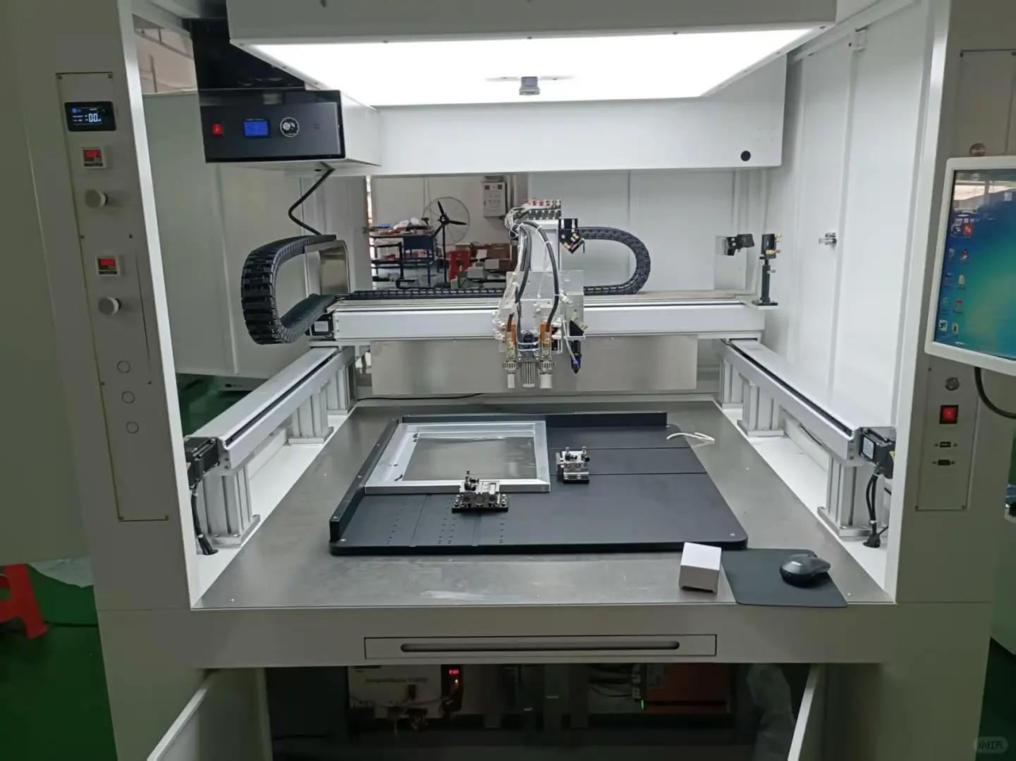 专业做自动化设备点胶机螺丝机焊锡机，