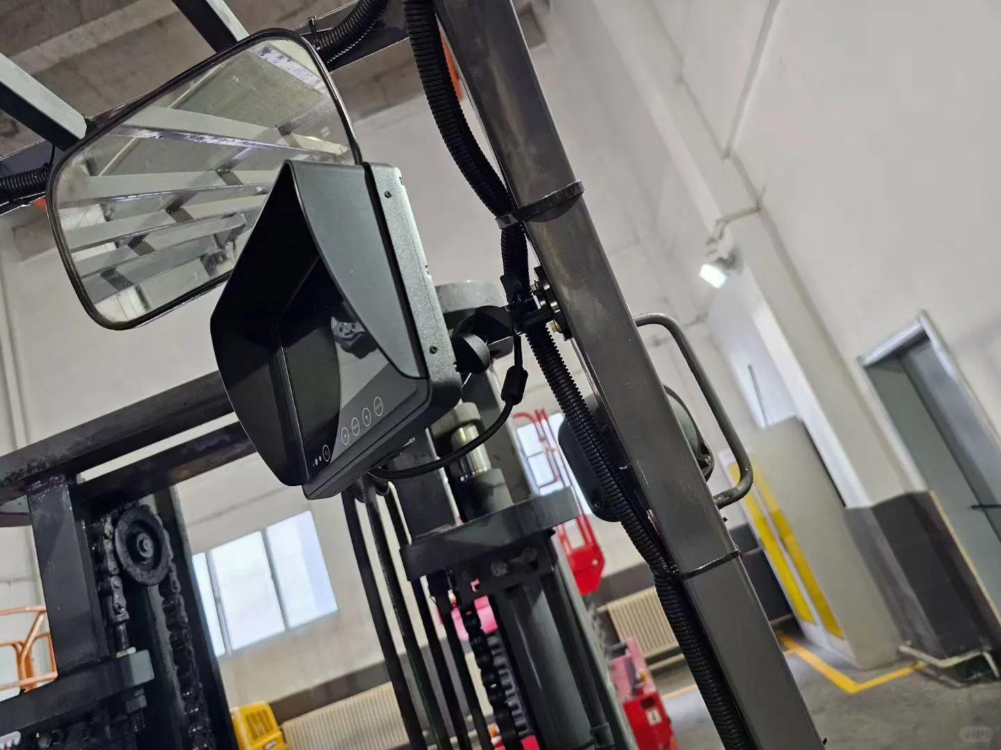 这样安全的叉车谁不爱呢？