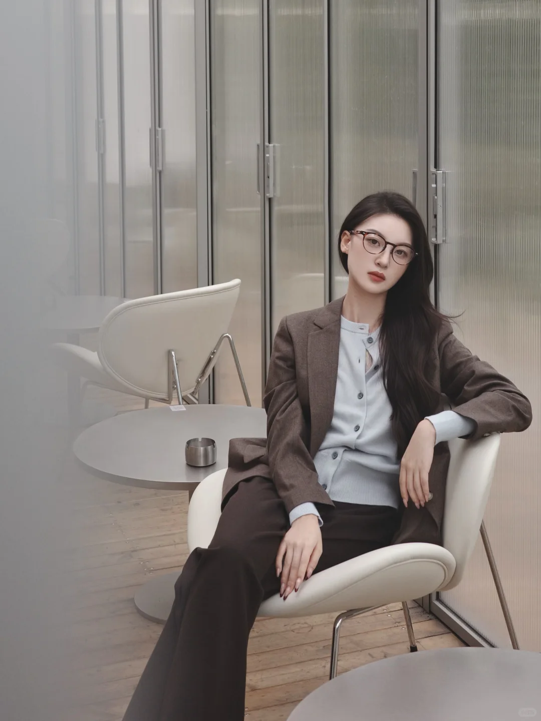 “Hot Nerd”?今天穿高智低调的知识分子风