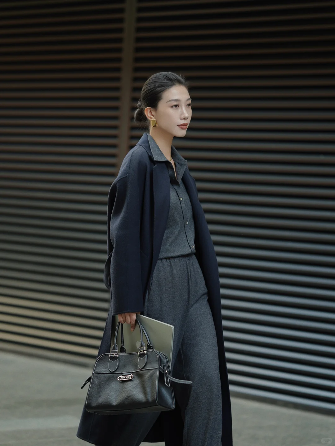 高智感蓝灰配色，步履所至，皆是主场