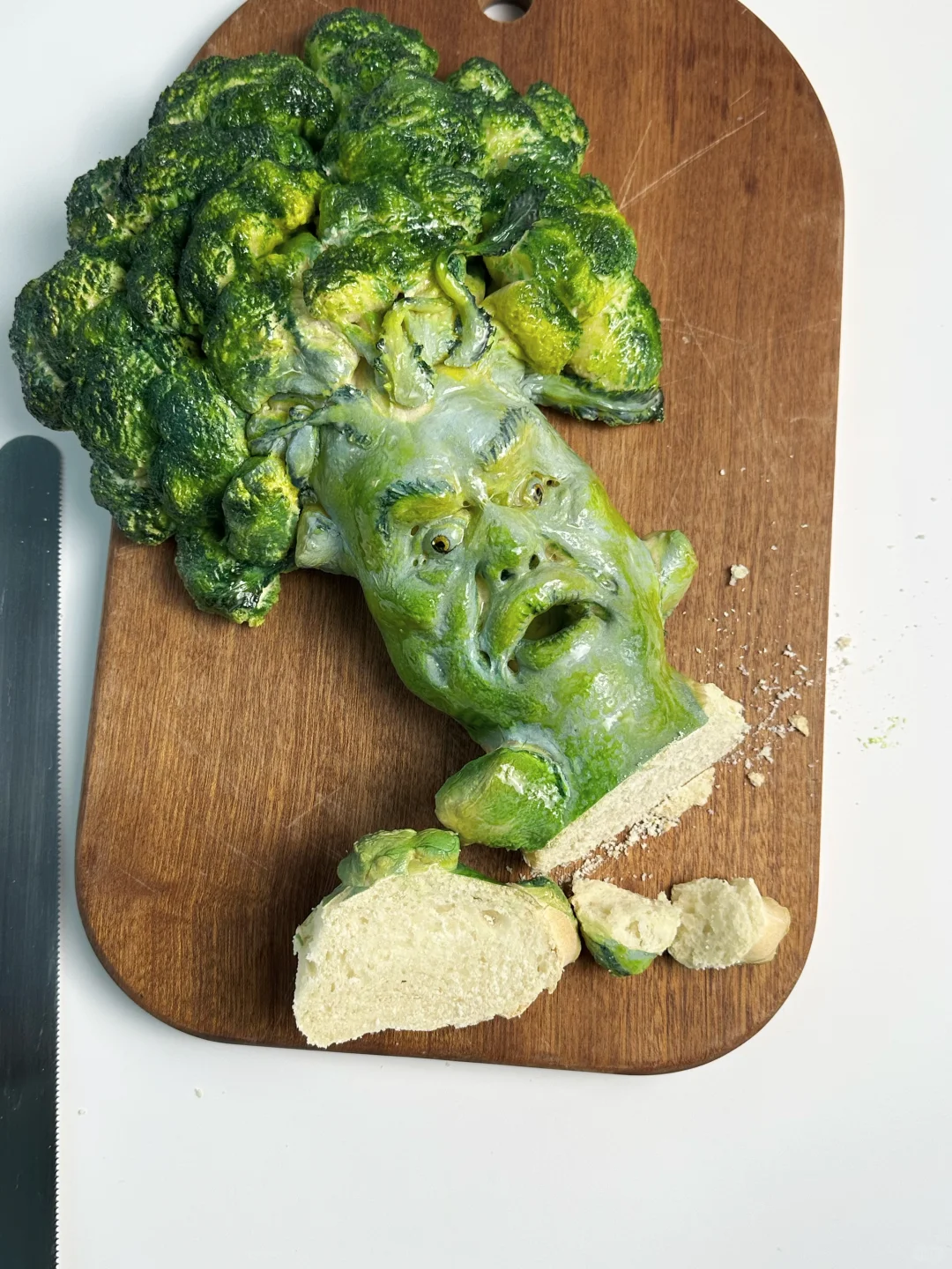 面包西兰花、烘烤前与烘烤后的区别