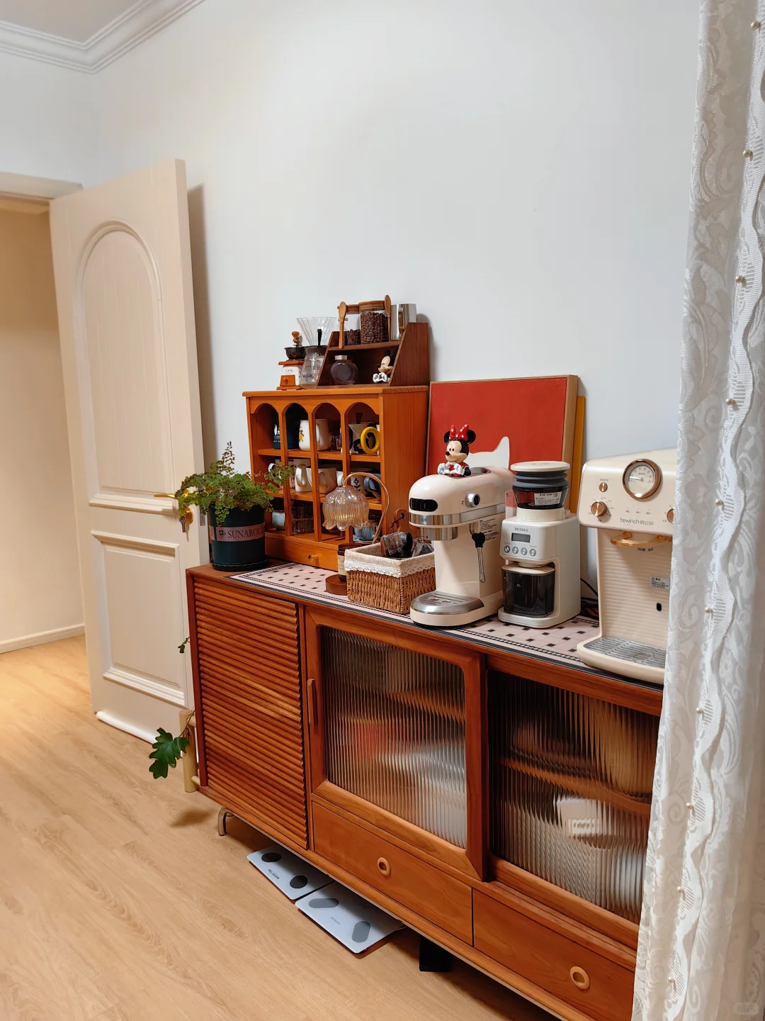 舍弃电视柜，3.95米开间的客厅改成了图书馆