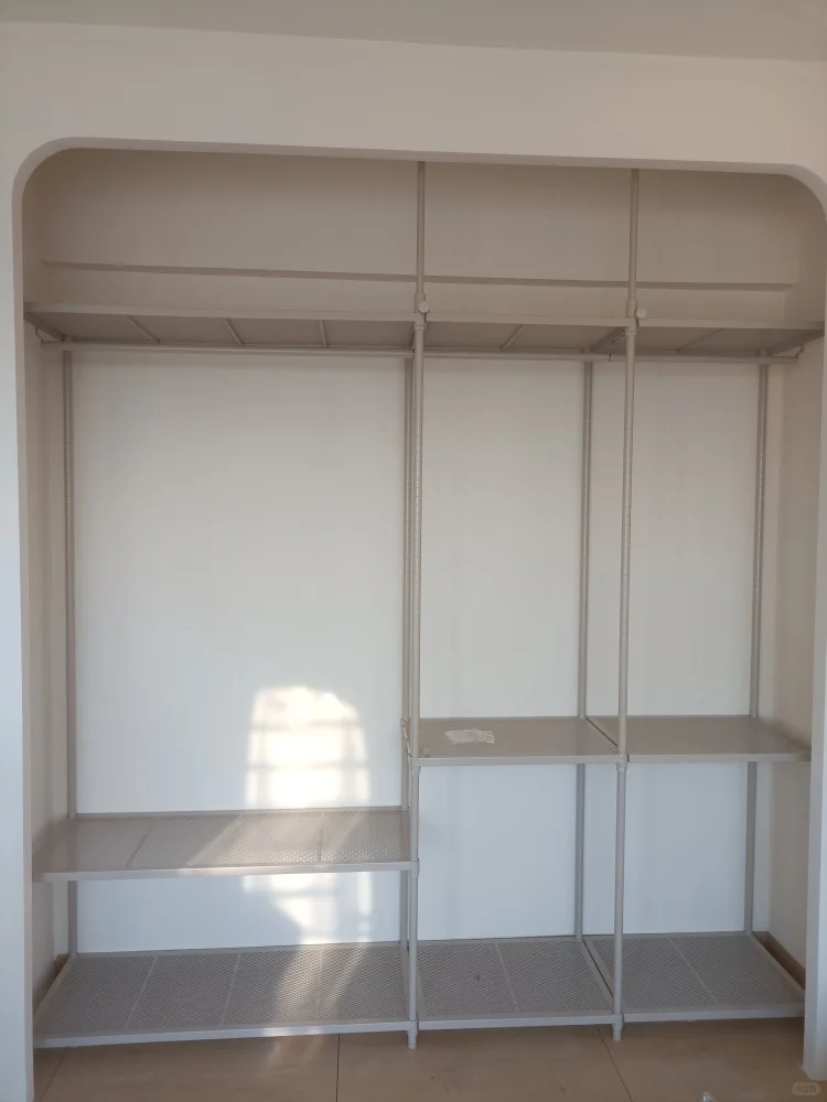 双卧室都定制了金属衣柜，太奈斯了！
