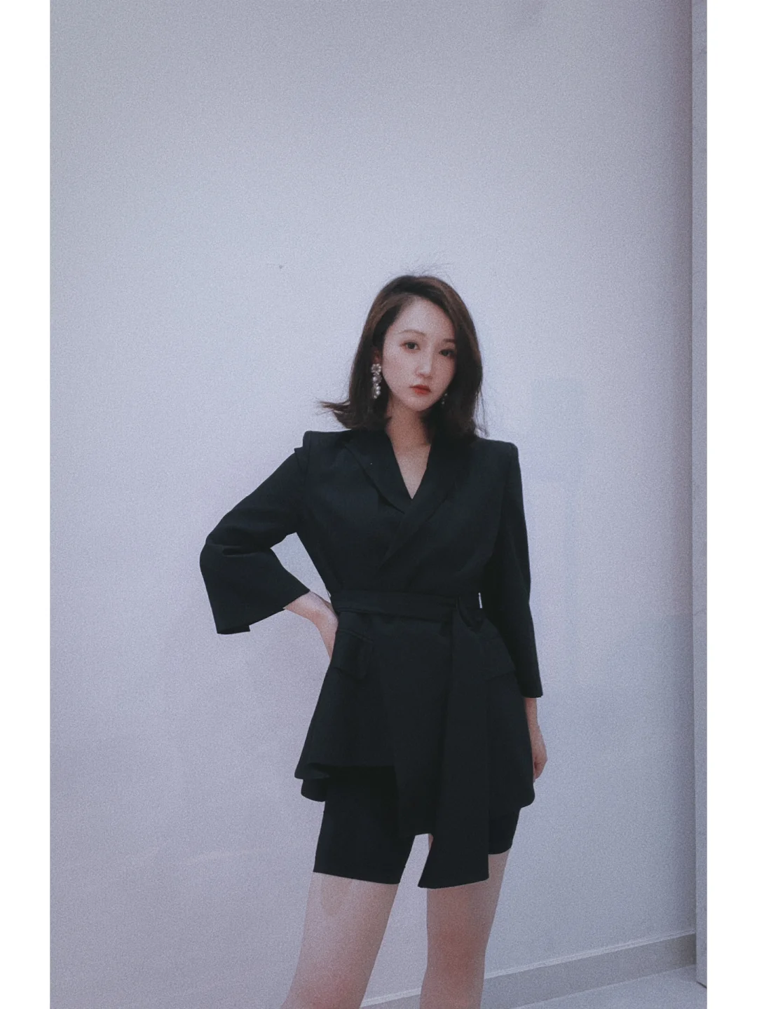 尝试一个新LOOK｜知识分子风