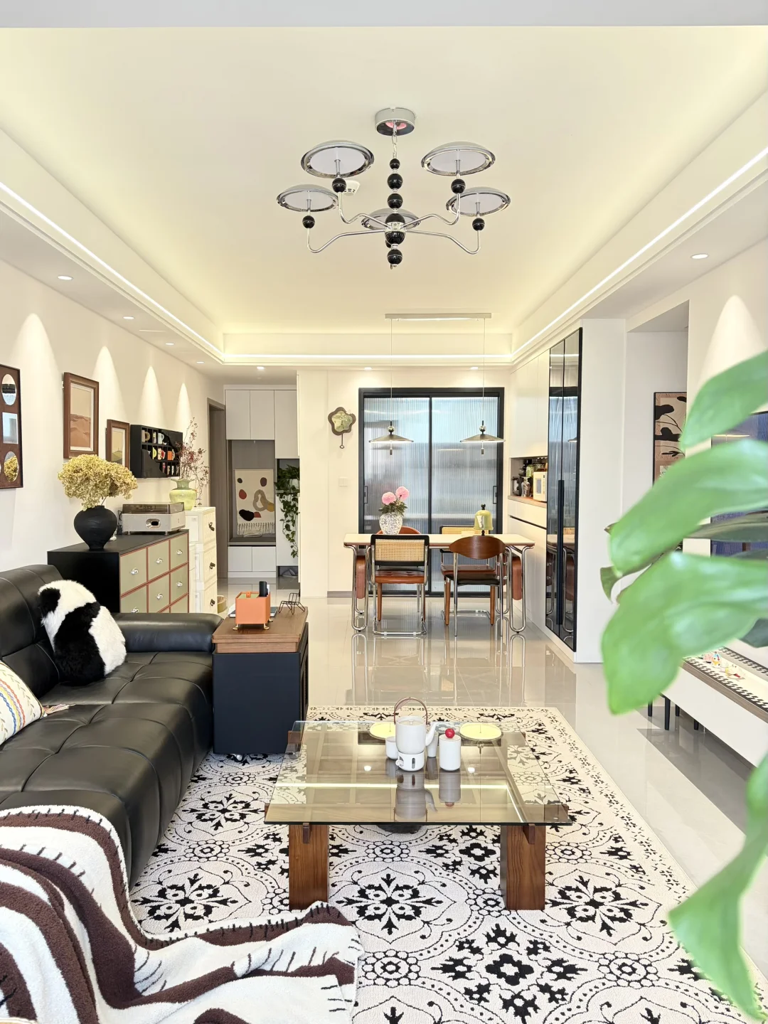 85㎡小户型，客餐厅一体就这样布置吧～