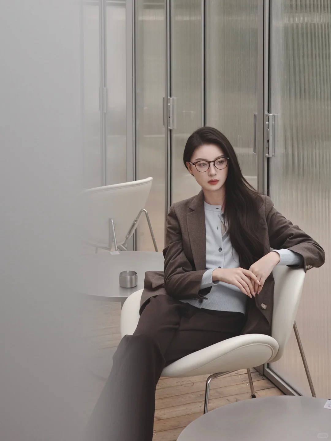 “Hot Nerd”?今天穿高智低调的知识分子风