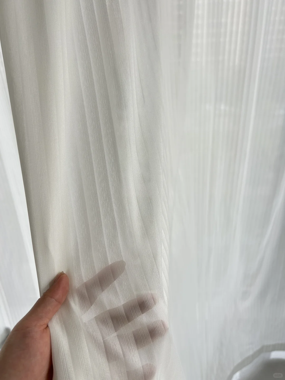 我滴天呀！哪个天才发明的电动窗帘呀！！！