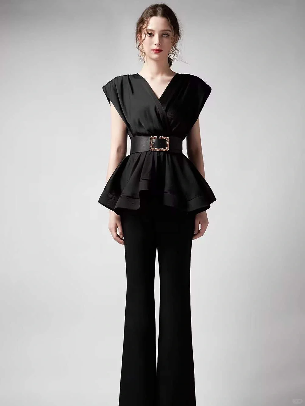 早秋安可拉红时髦穿搭｜不费力极简高智！