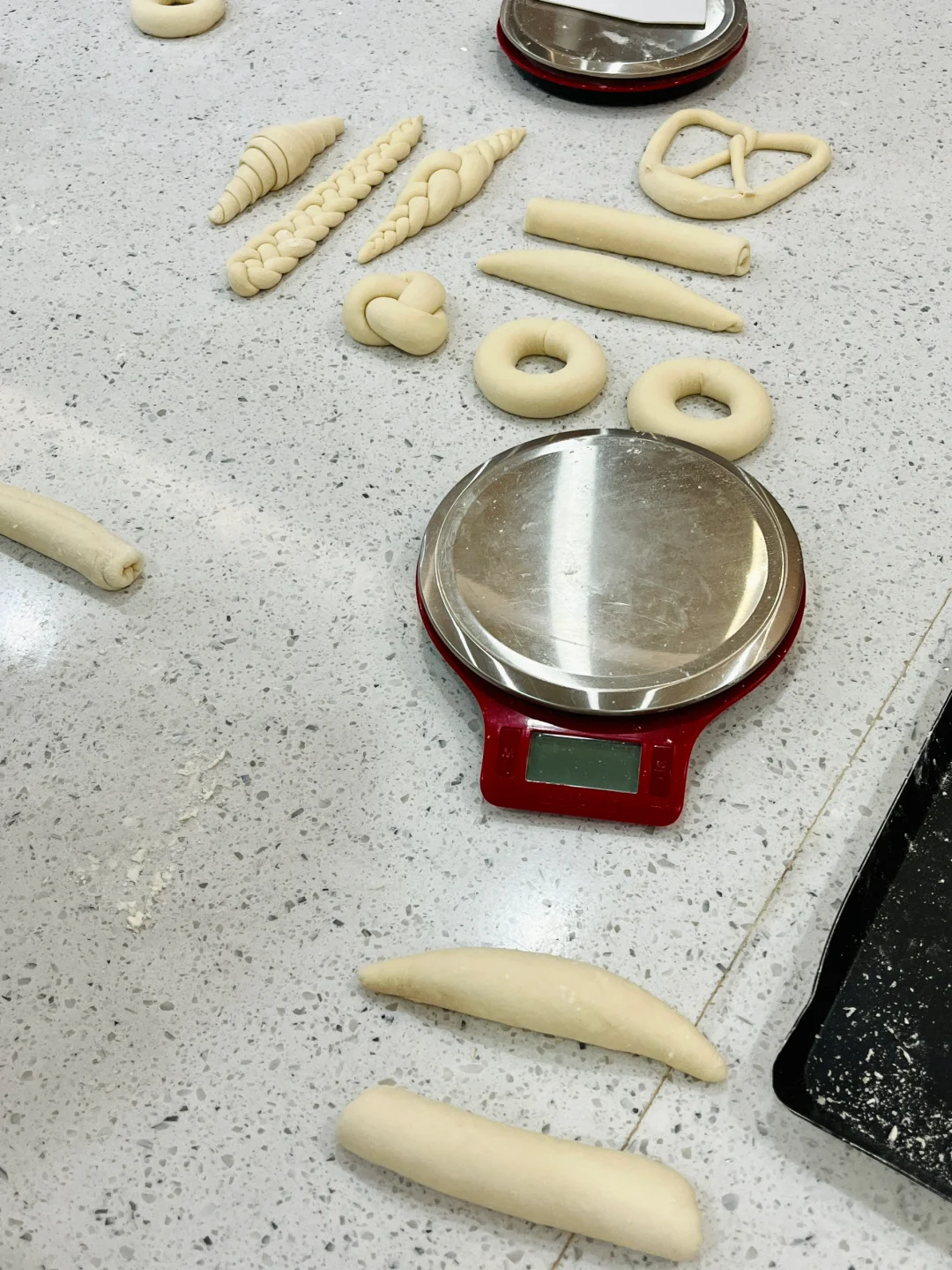 零零后女大学生勇闯烘焙圈