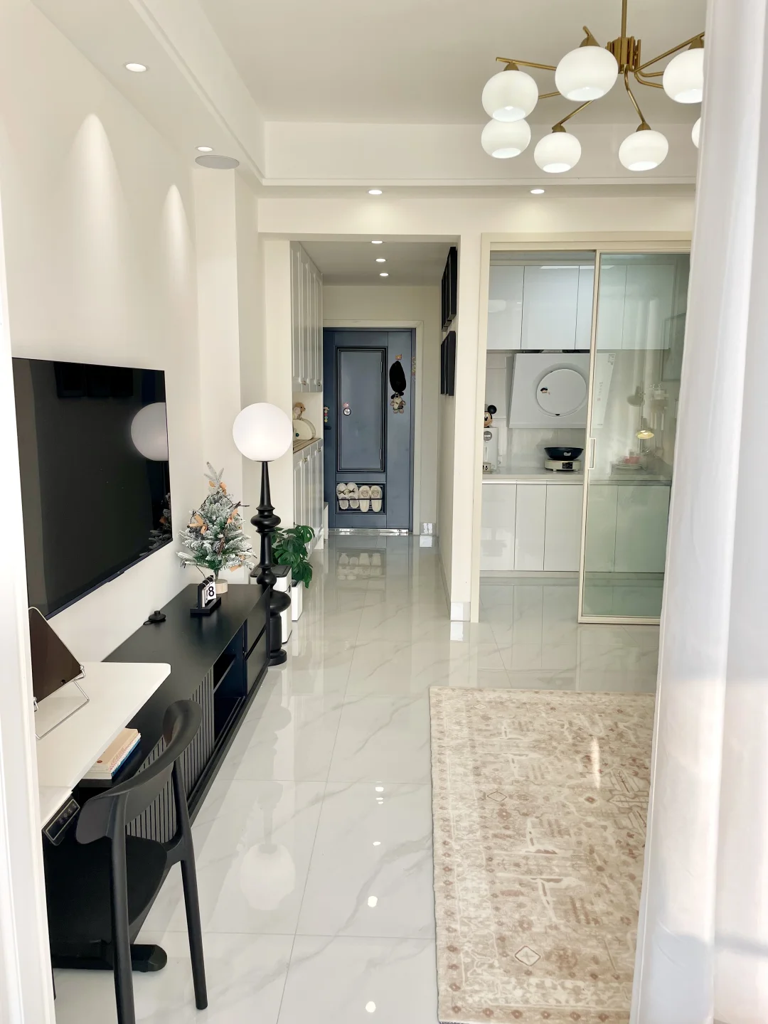 真的35㎡！用窗帘隔出了一室一厅