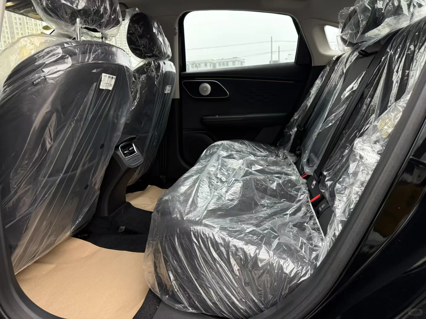 25年上牌原版原漆 风云a8l 8个多