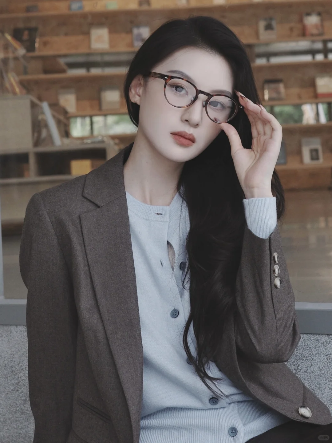 “Hot Nerd”?今天穿高智低调的知识分子风