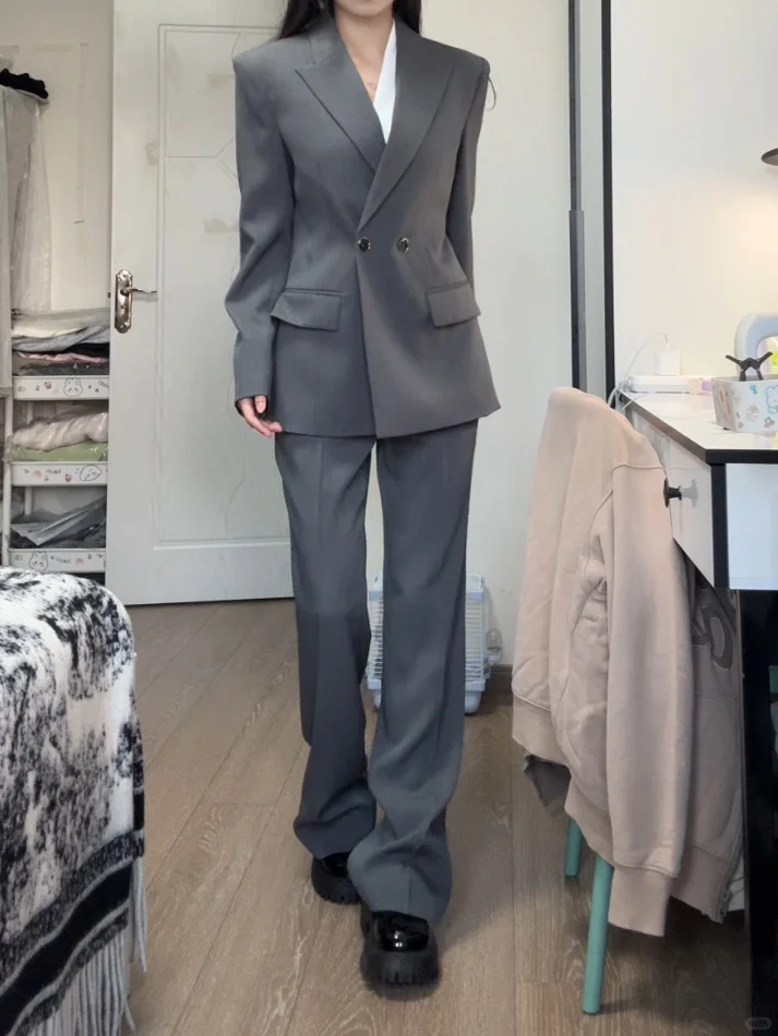 女大国考面试西装