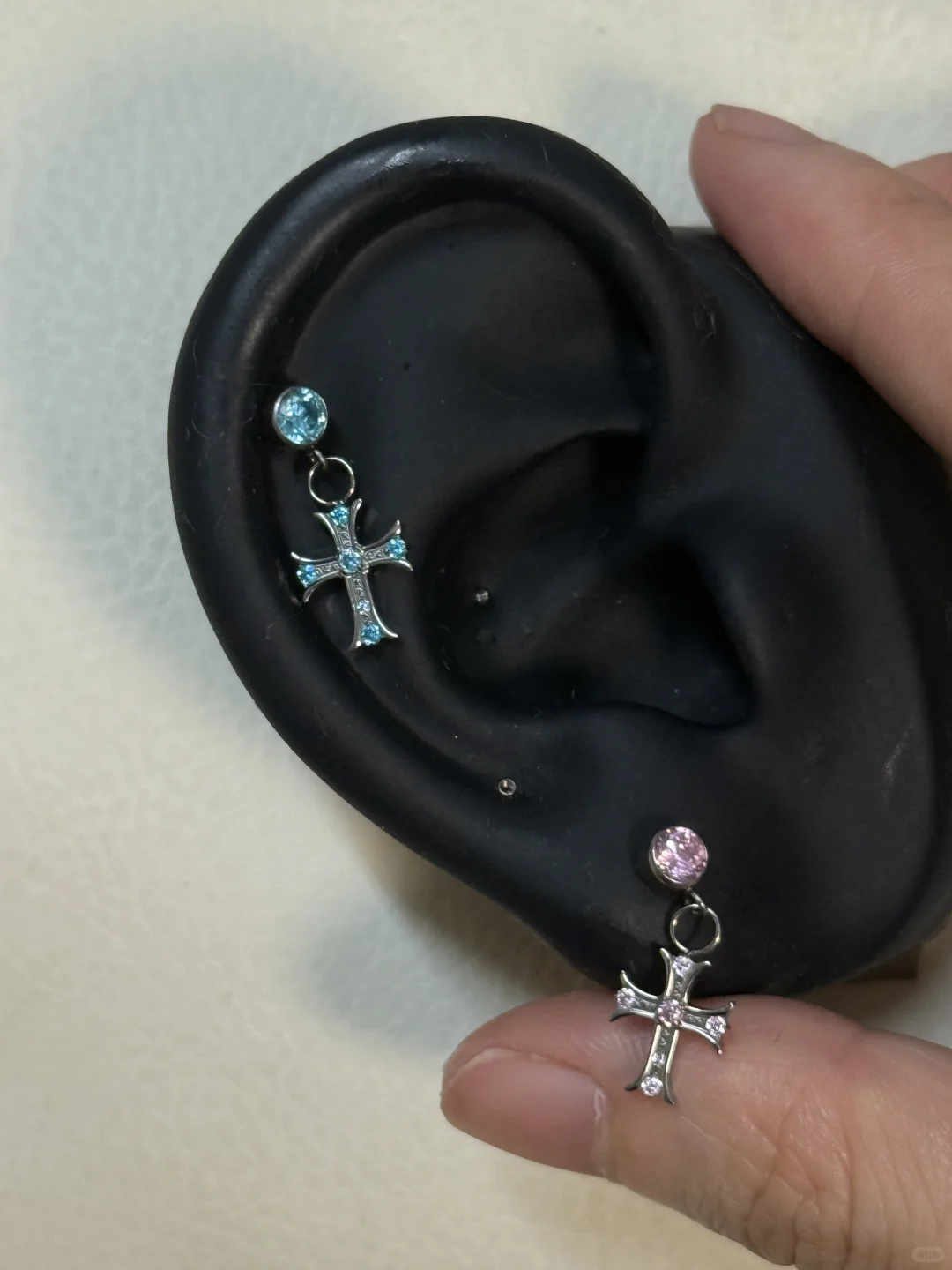 钛合金双耳洞怎么带