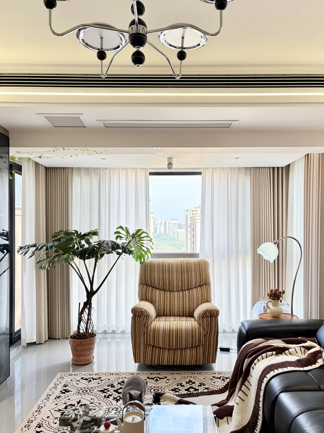 85㎡小户型，客餐厅一体就这样布置吧～