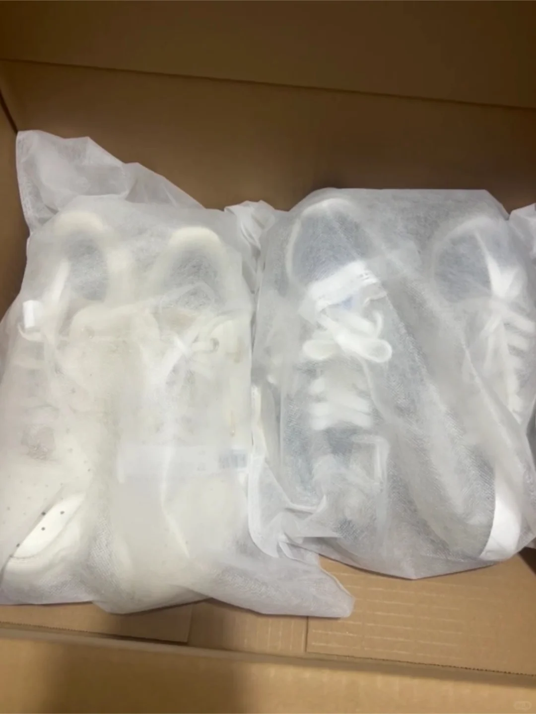 懒人洗鞋救⭐️就选轻喜洗护0元上门取件✅