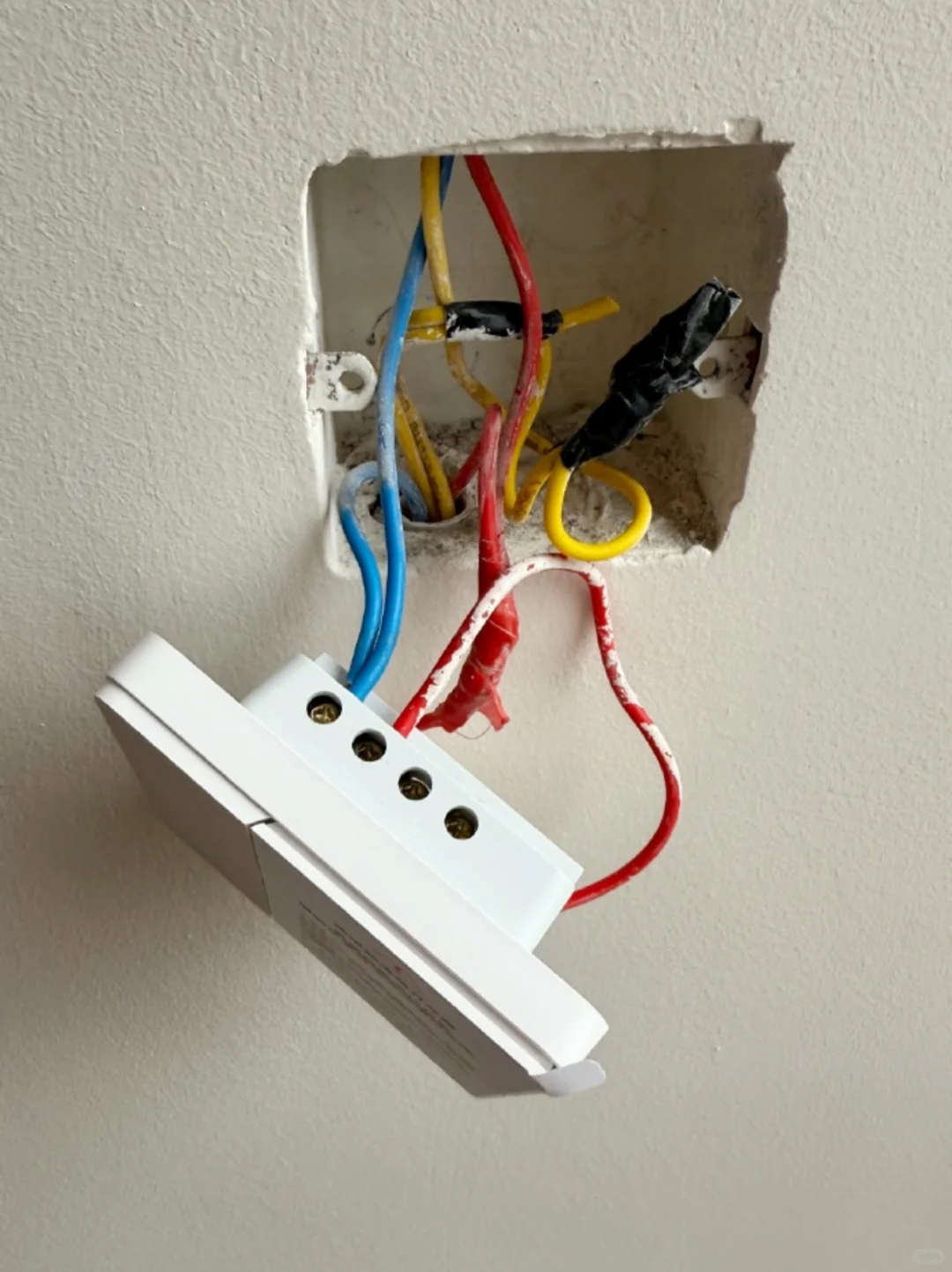 在新加坡??装大陆版Aqara绿米智能