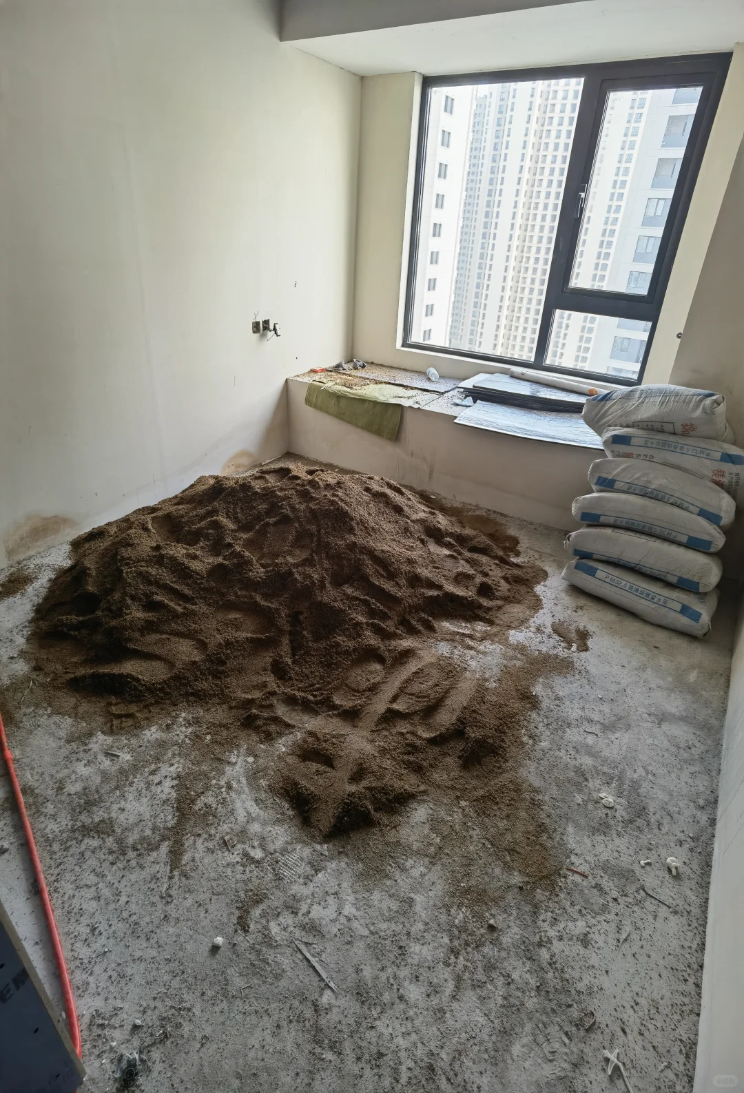 材料到位，瓦工准备！