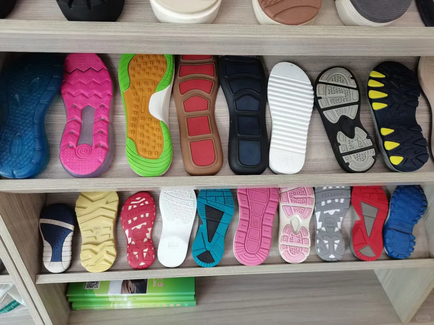 鞋底工厂，专业生产15年