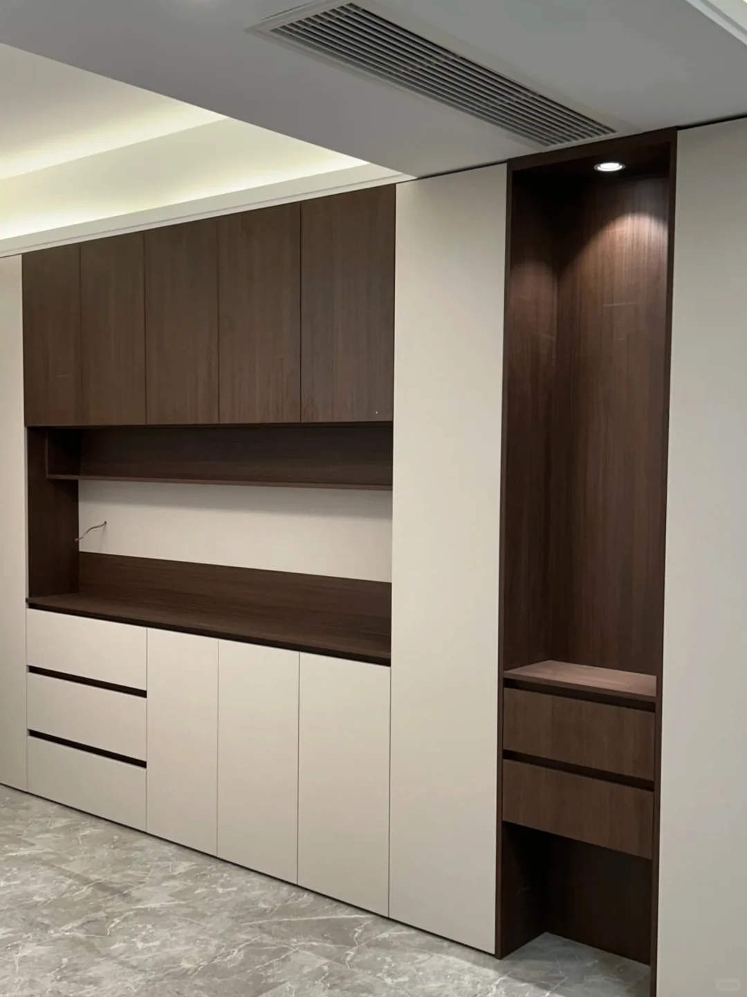 不走弯路选的极简衣柜！?颜色一定要选对