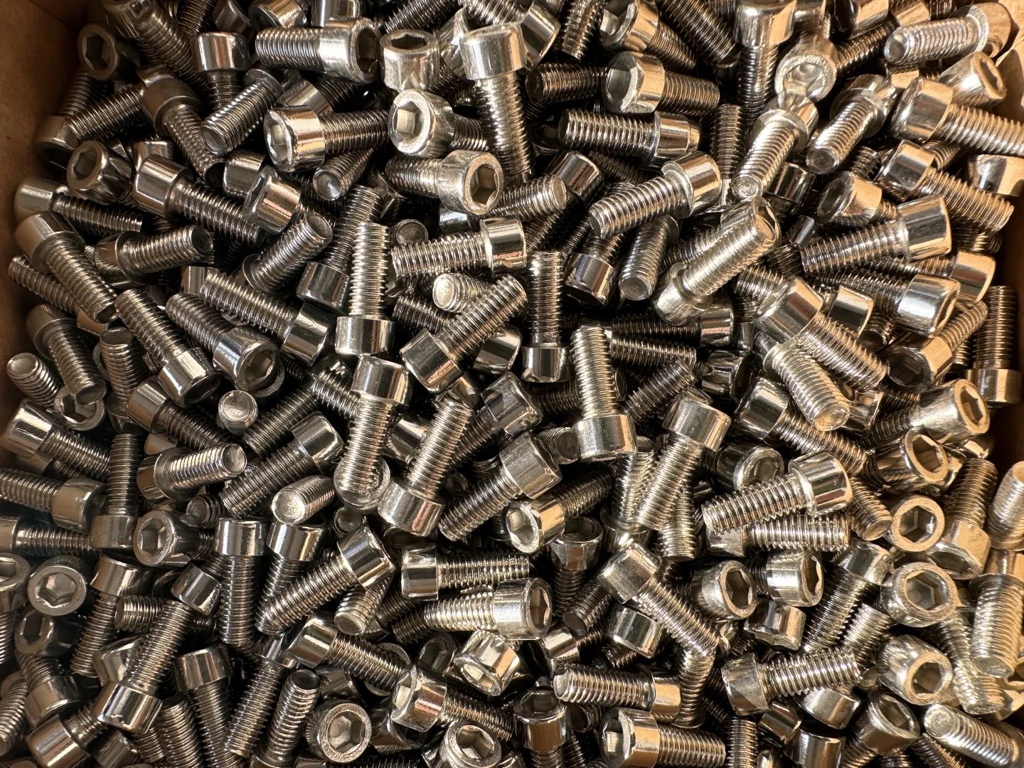 今日是GB内六角M5×12，质感在线