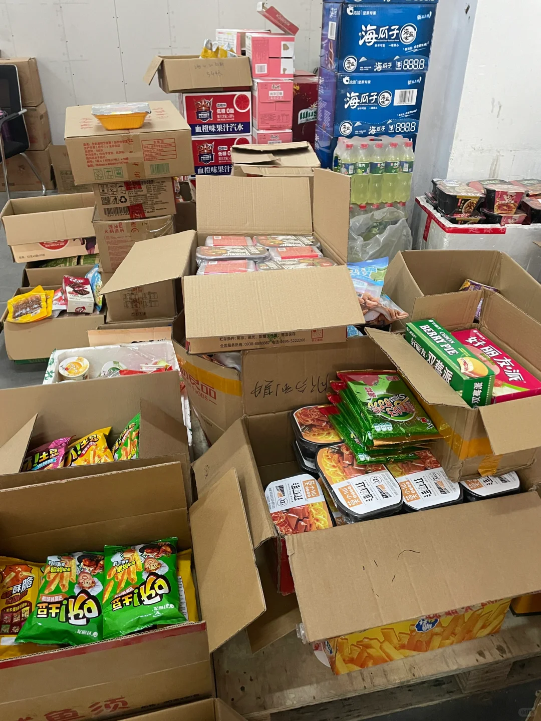 临期零食真的没人要？十块一大箱的快乐谁懂