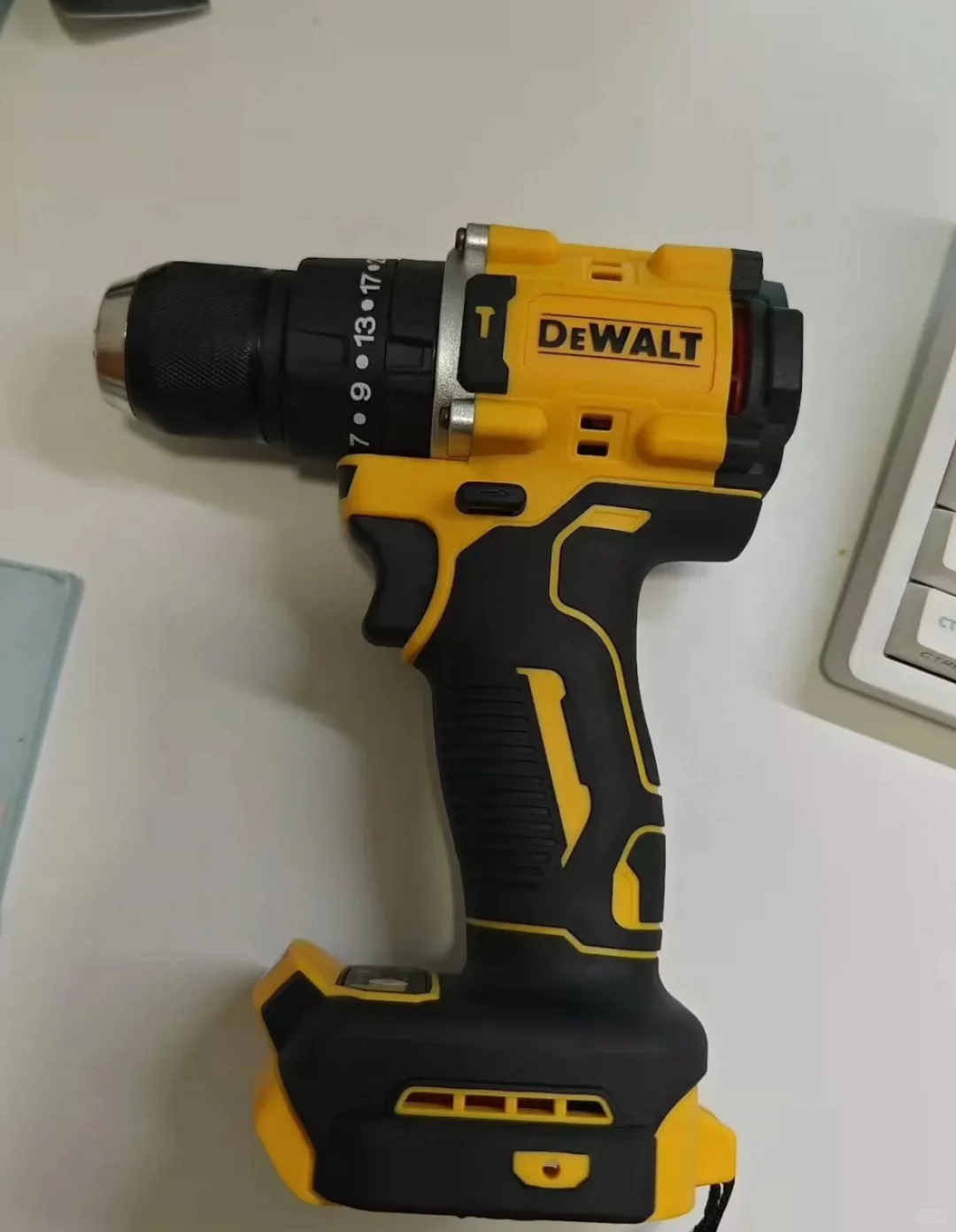 【半价处理】全新得伟805无刷电钻