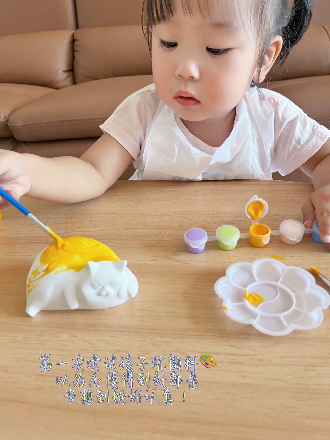 2岁早教｜代替电视，颜色认知?从画笔开始