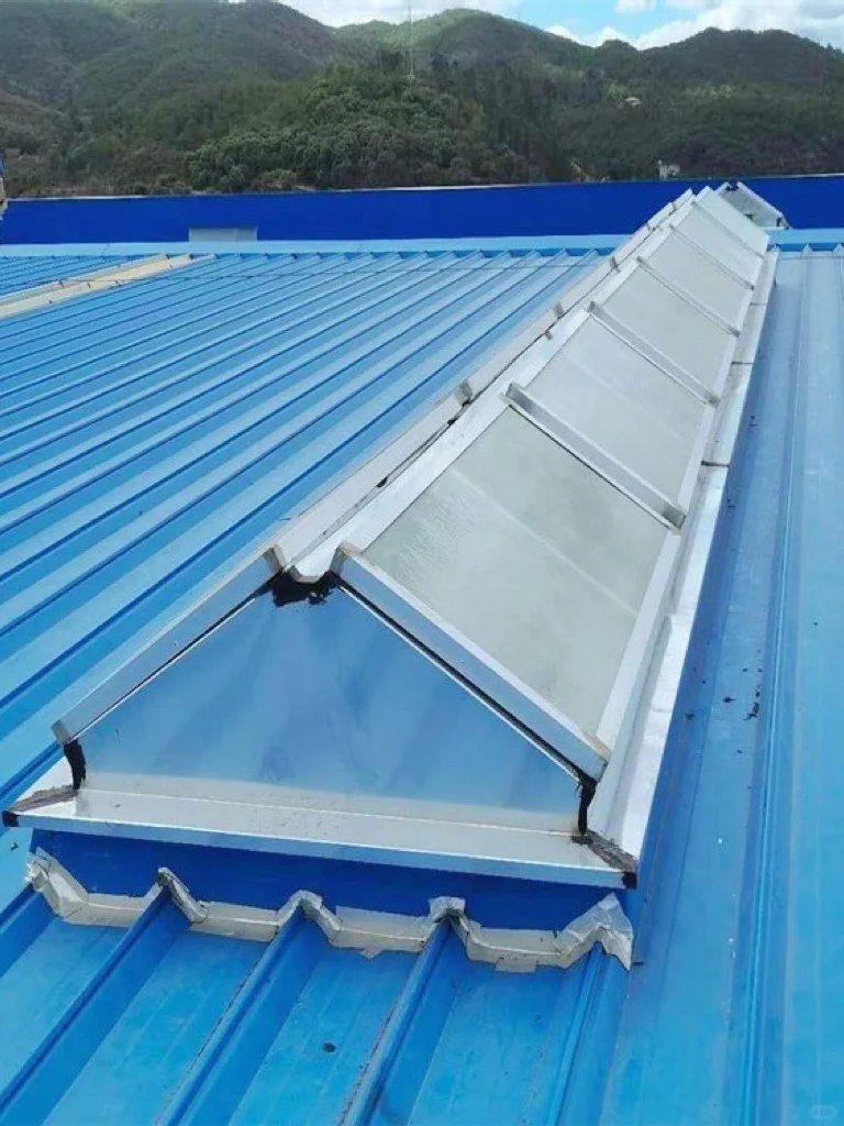 工业通风天花板配置！天窗+气楼组合??