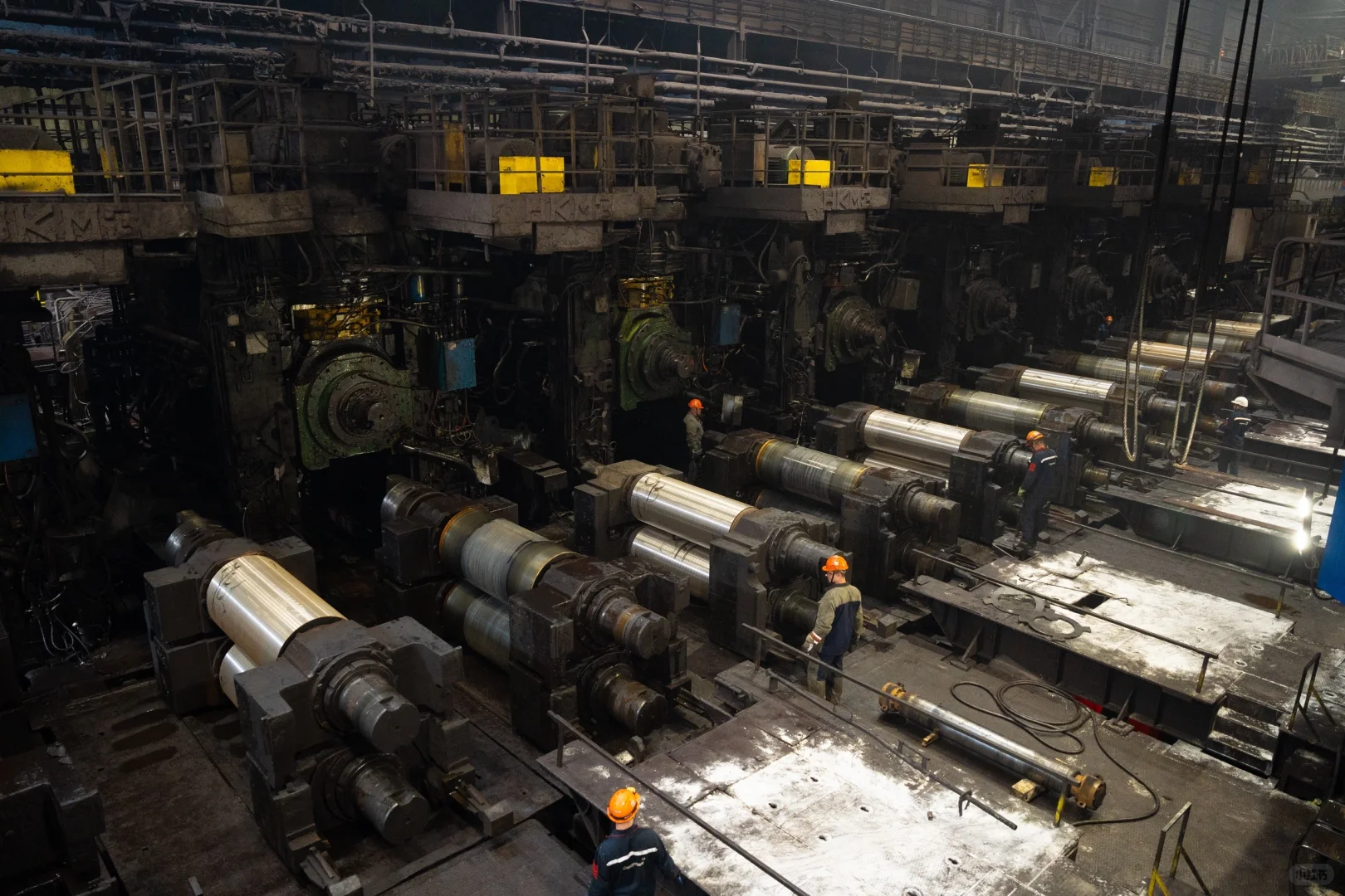 钢铁如何从炽热钢坯变身为纤薄带材