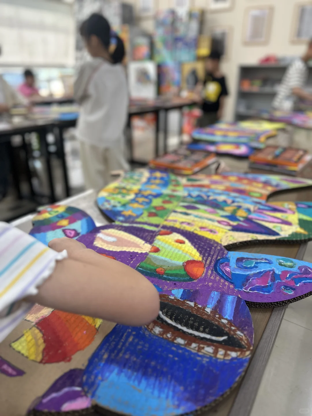 创意鱼形油画棒绘画—开启孩子的色彩探险