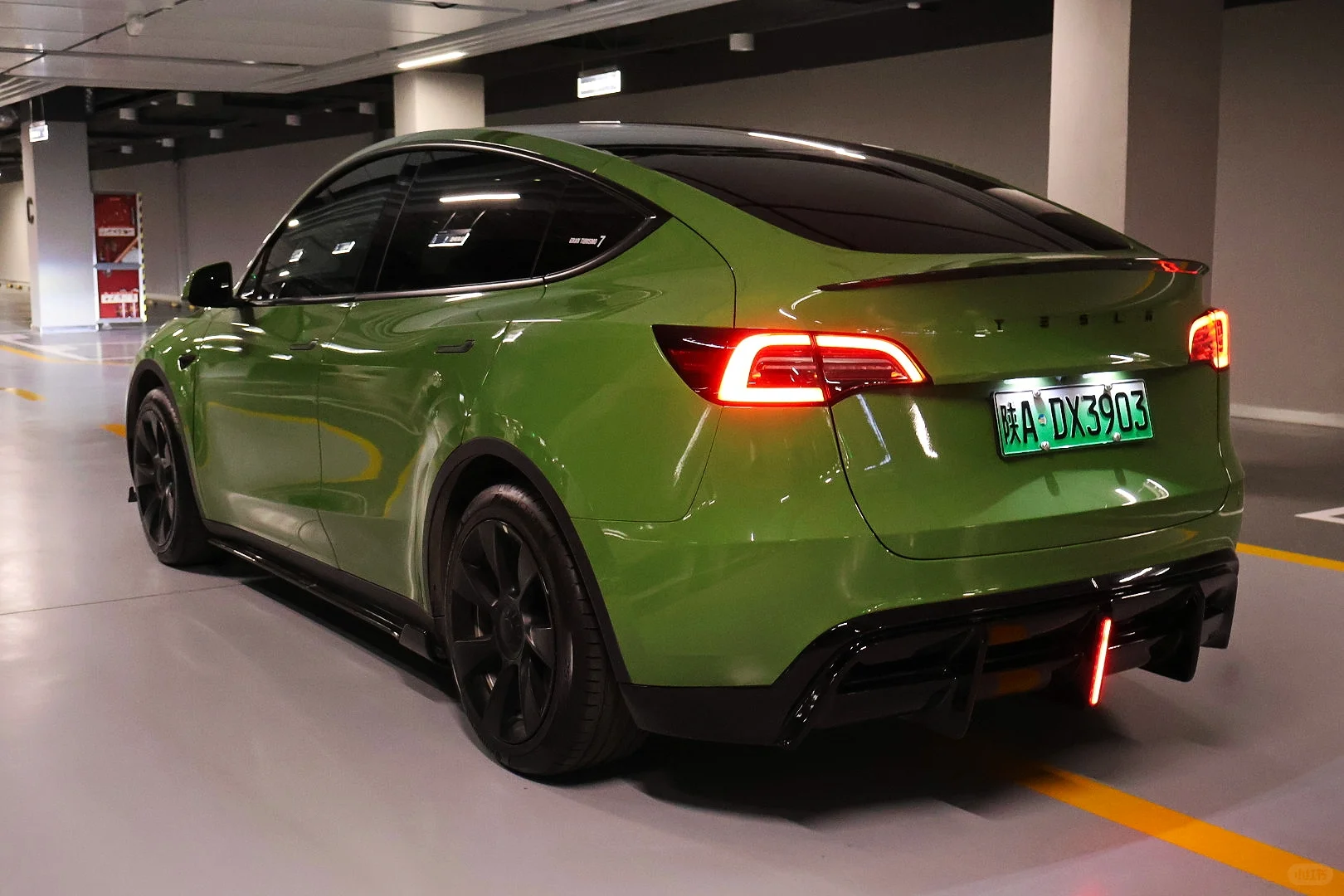 最便宜的特斯拉外观改装｜快来抄作业