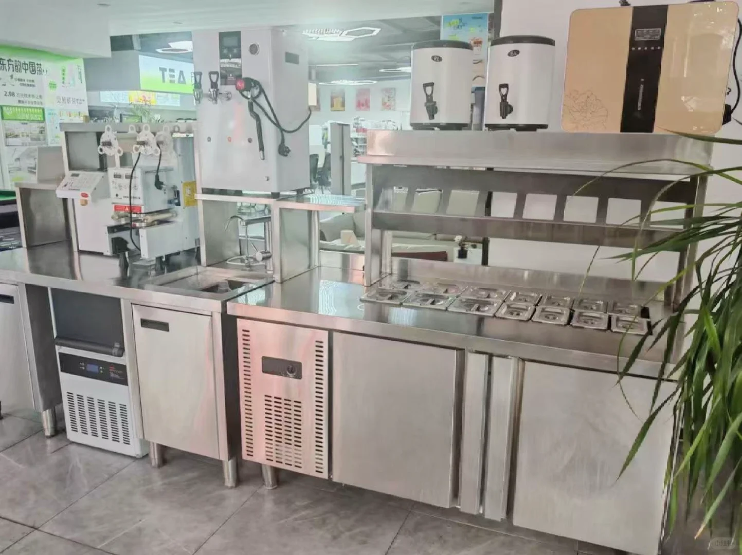 开奶茶店不会买设备不会水电安装，怎么办？