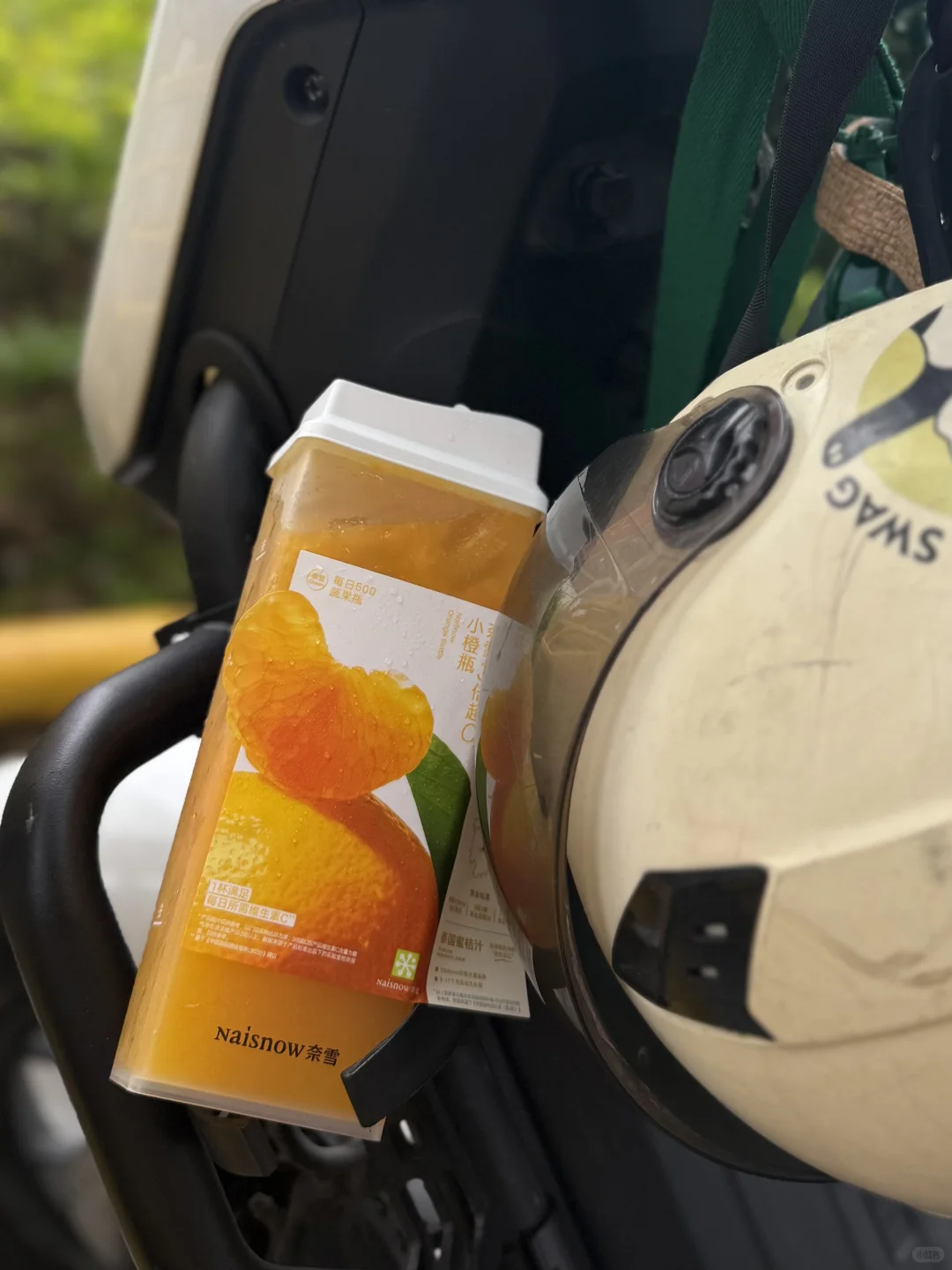 突然降温，开电动车吹感冒了