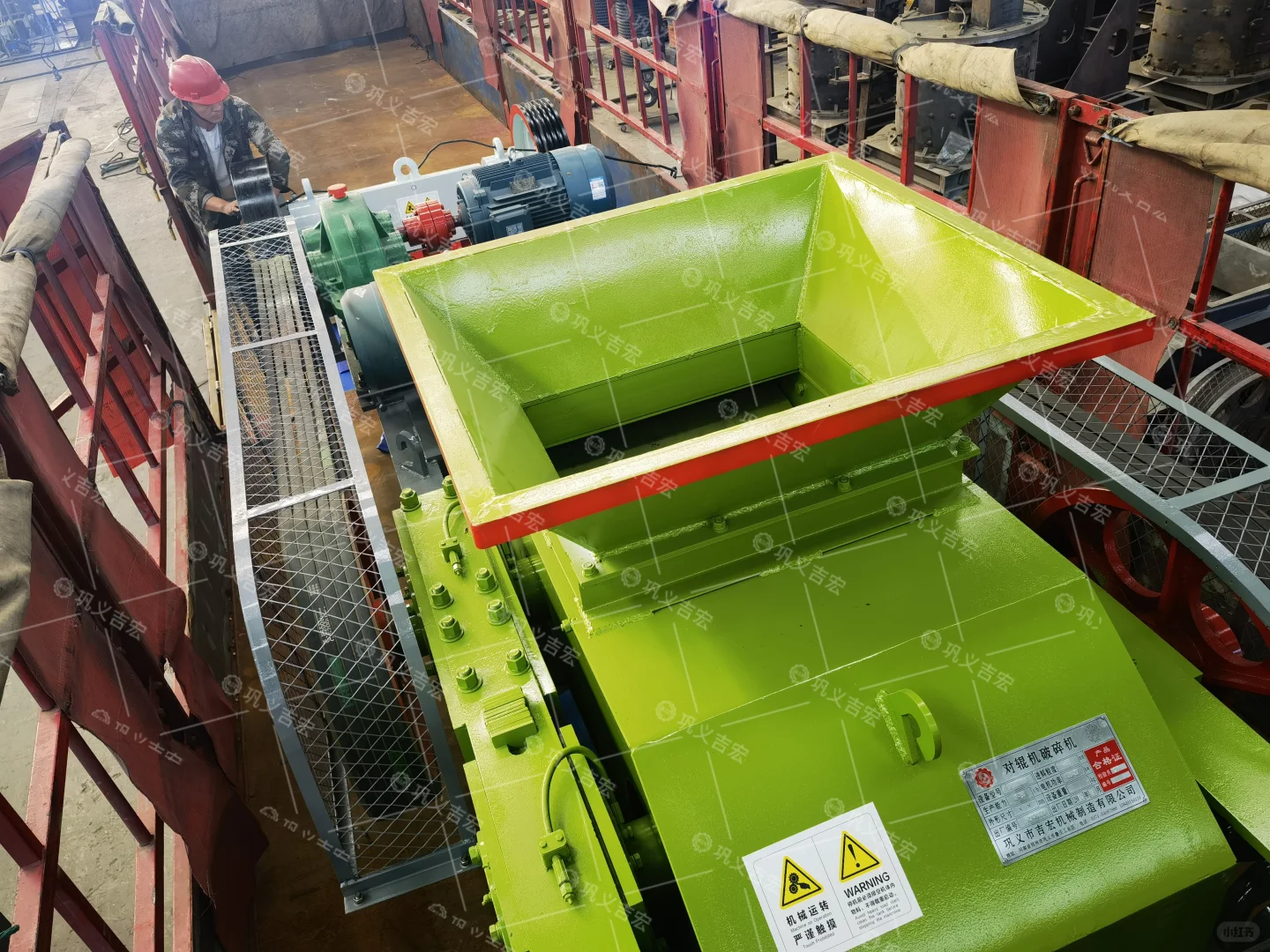 双齿辊破碎机破解矿山冶金难题