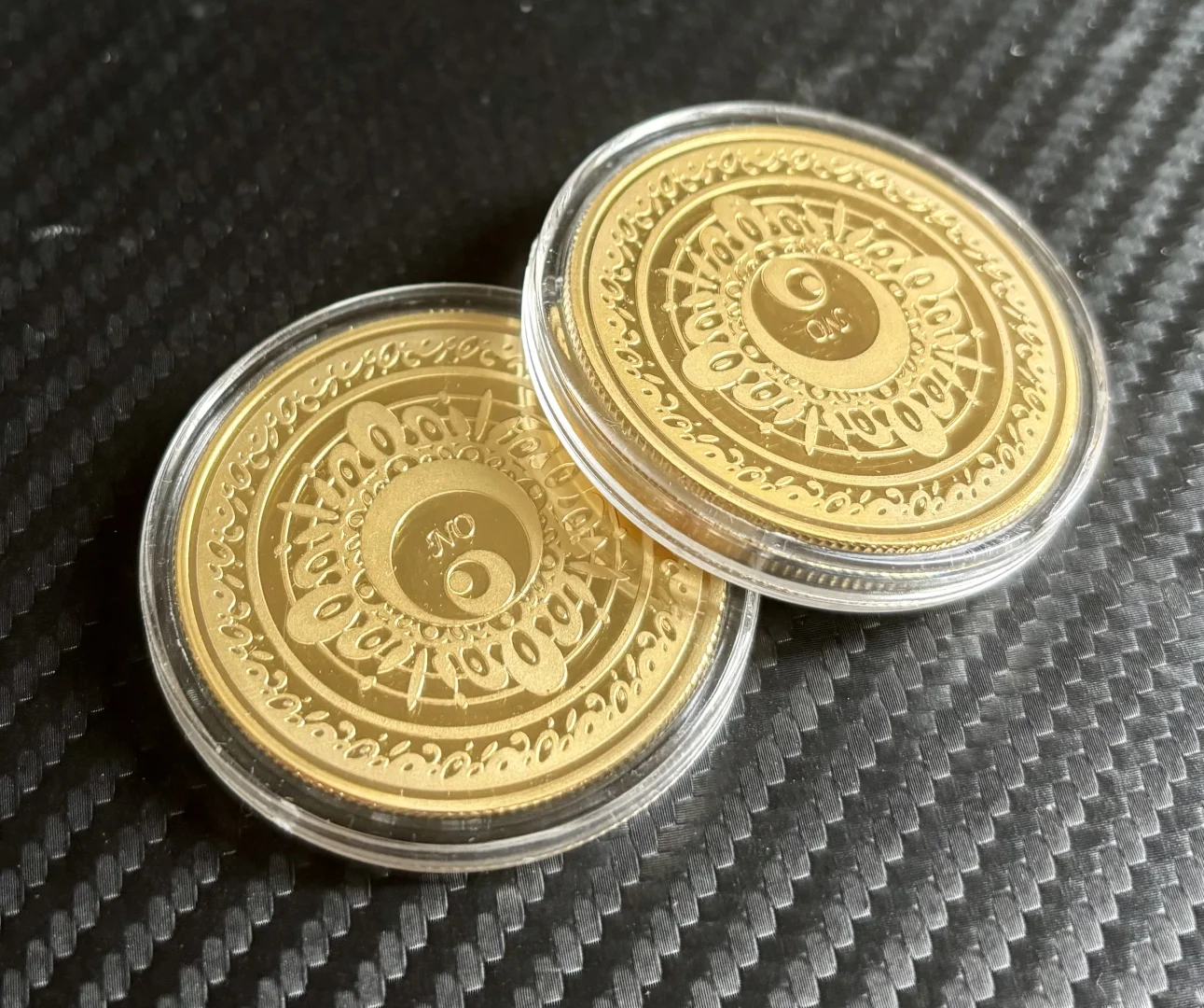 镀纯金的纪念币 好光泽^_^