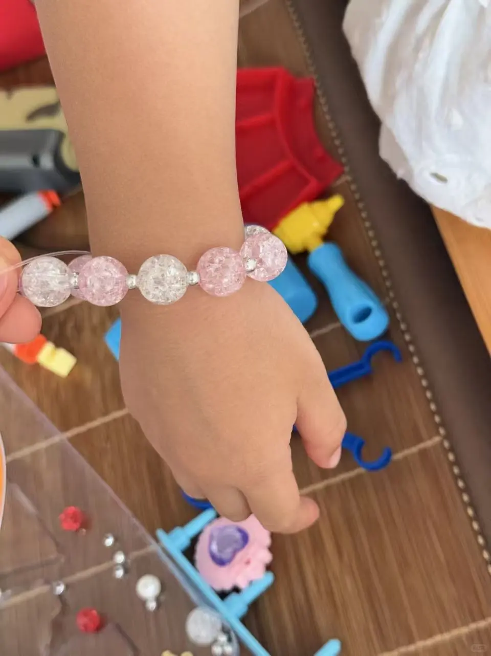 小朋友DIY自制手串 ?做精致珠珠女孩