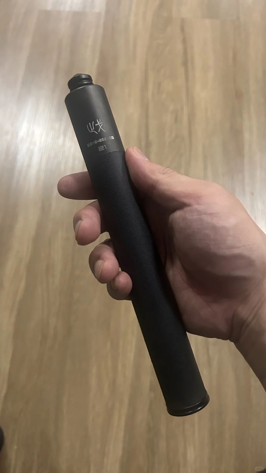 自购强? 伸缩棍