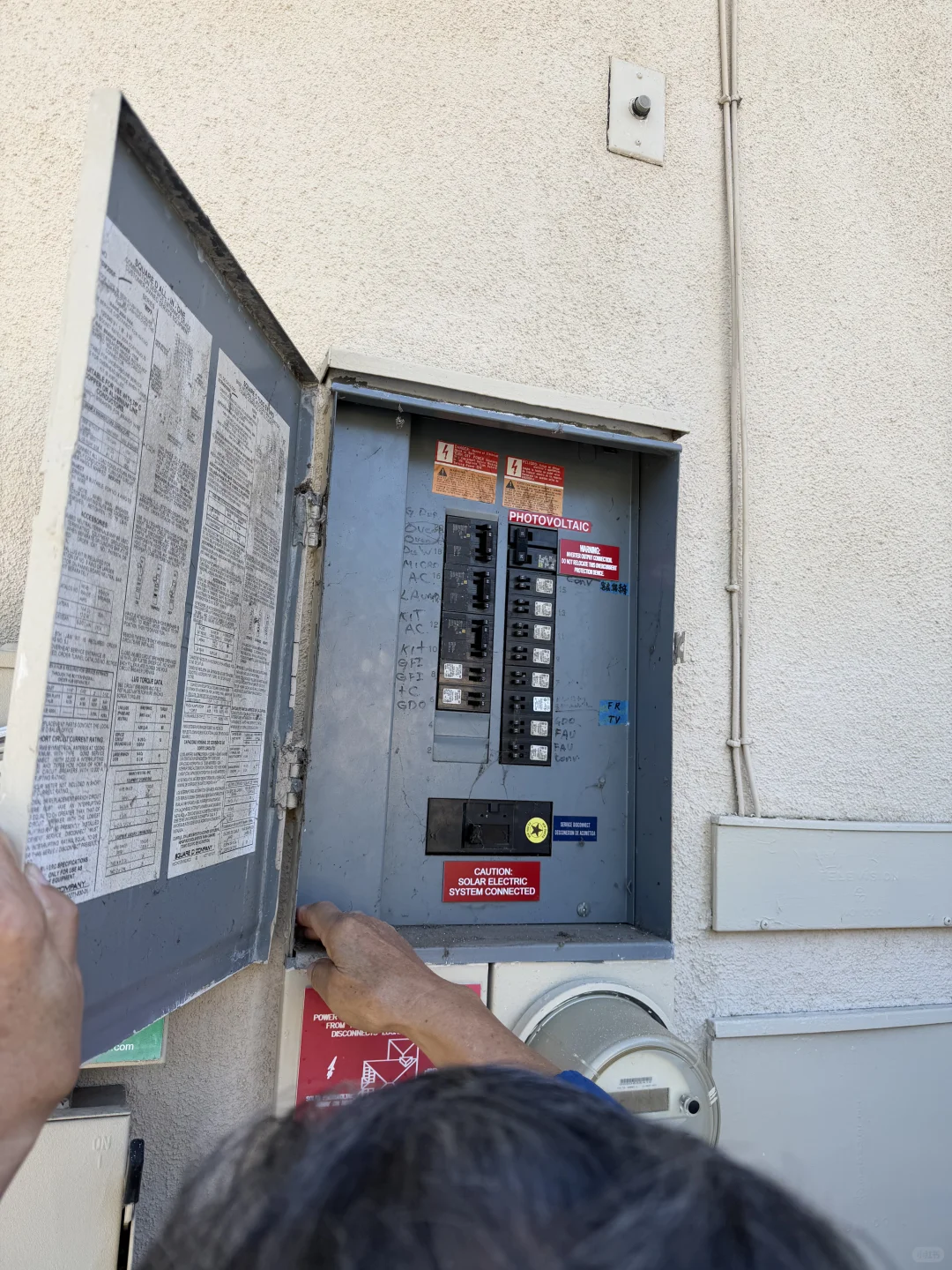 马桶漏水维修 + 电灯短路排查