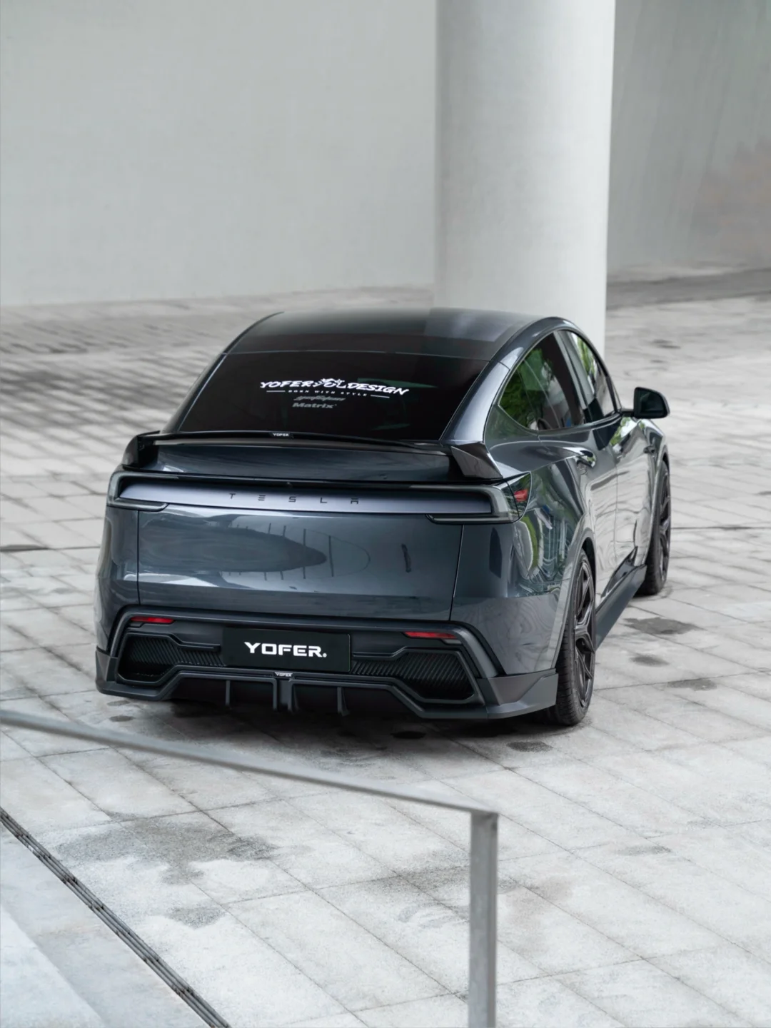 焕新Model Y ｜星空灰 颜值代表